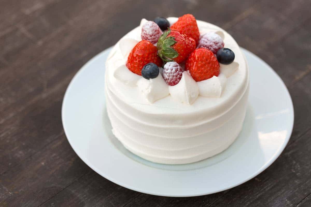 Fresh Berry Vanilla Cake.