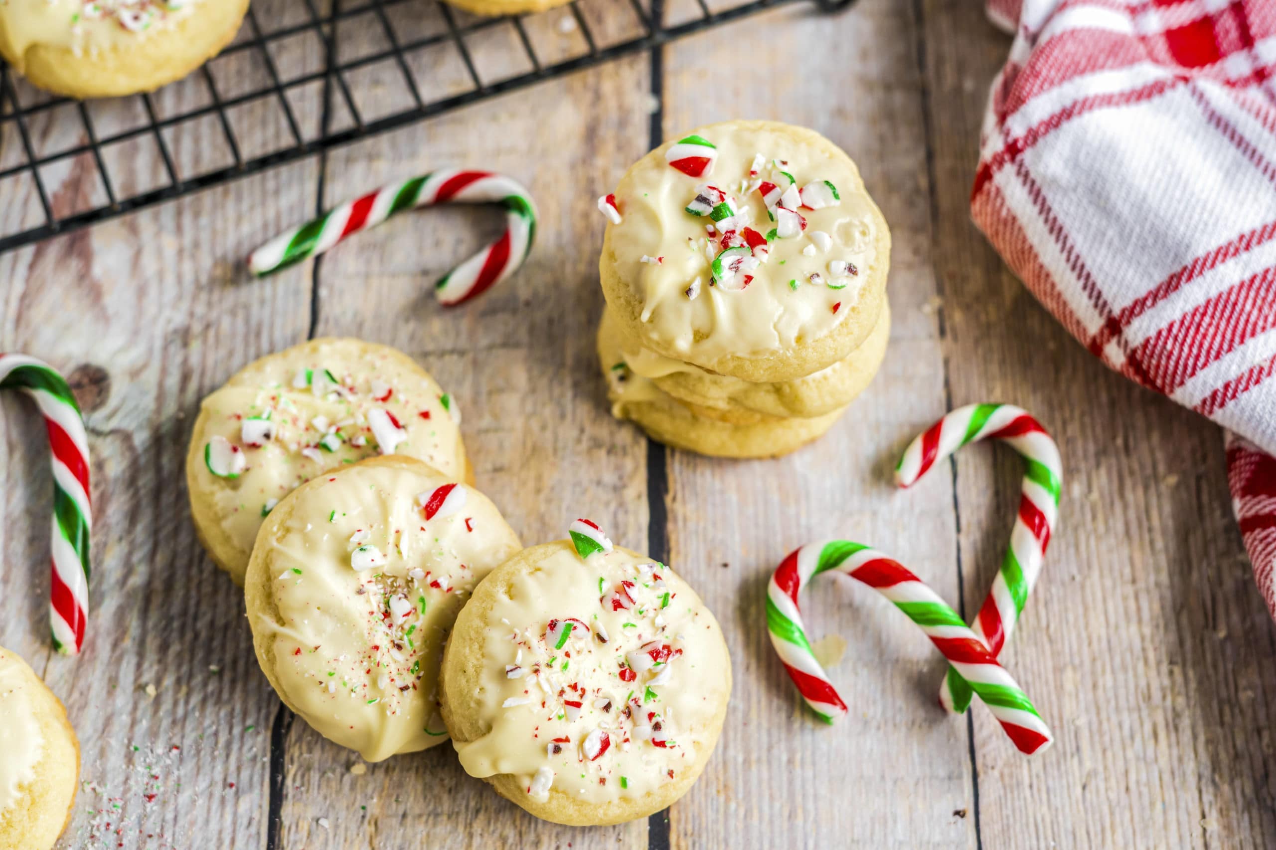 Peppermint White Chocolate Sugar Cookies - Handi-foil